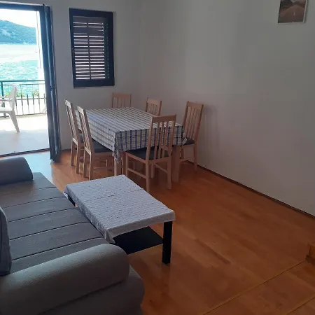 Kira Apartman
